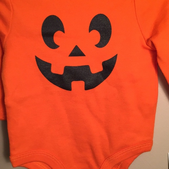 Halloween onesie 0-3 mos. Orange pumpkin bodysuit - Picture 7 of 8